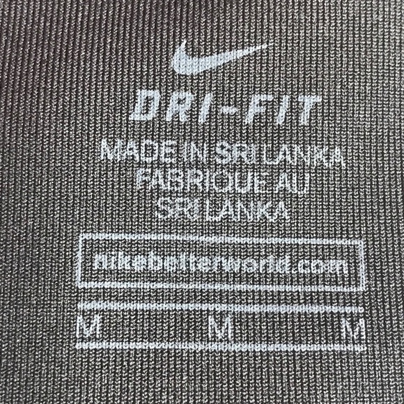 NIKE SPORTS BRA WITH TOTE AND WRISTBANDS GIFT SET - Picture 3 of 14